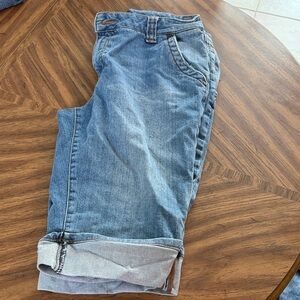 Anna Light Blue Denim Capris